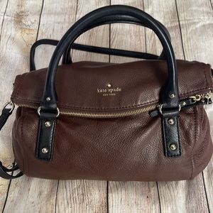 Kate Spade ♠️ Cobble Hill Small Leslie Crossbody Bag in Chocolate